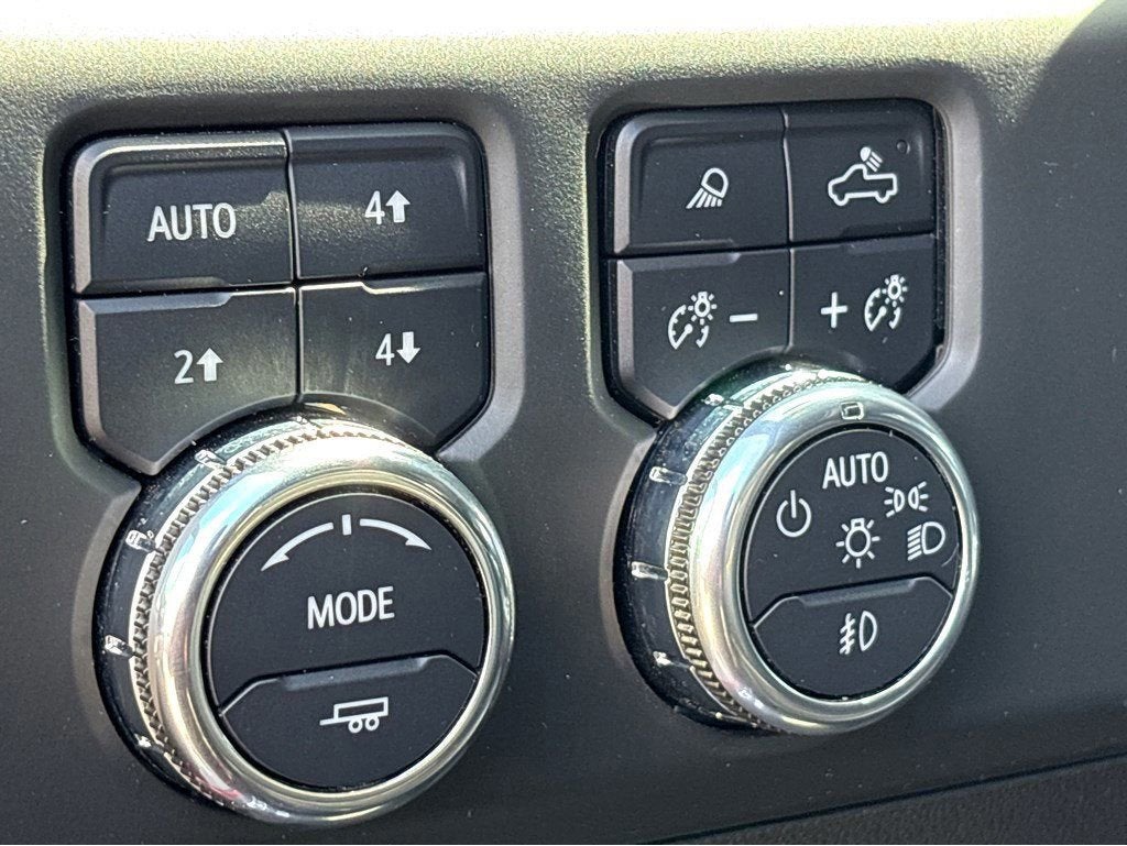 2024 GMC Sierra 2500HD AT4 - Photo 15