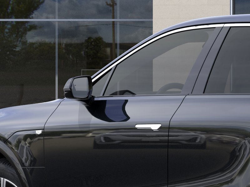 2024 Cadillac LYRIQ Luxury 2