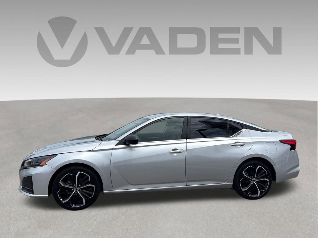 2024 Nissan Altima SR - Photo 18