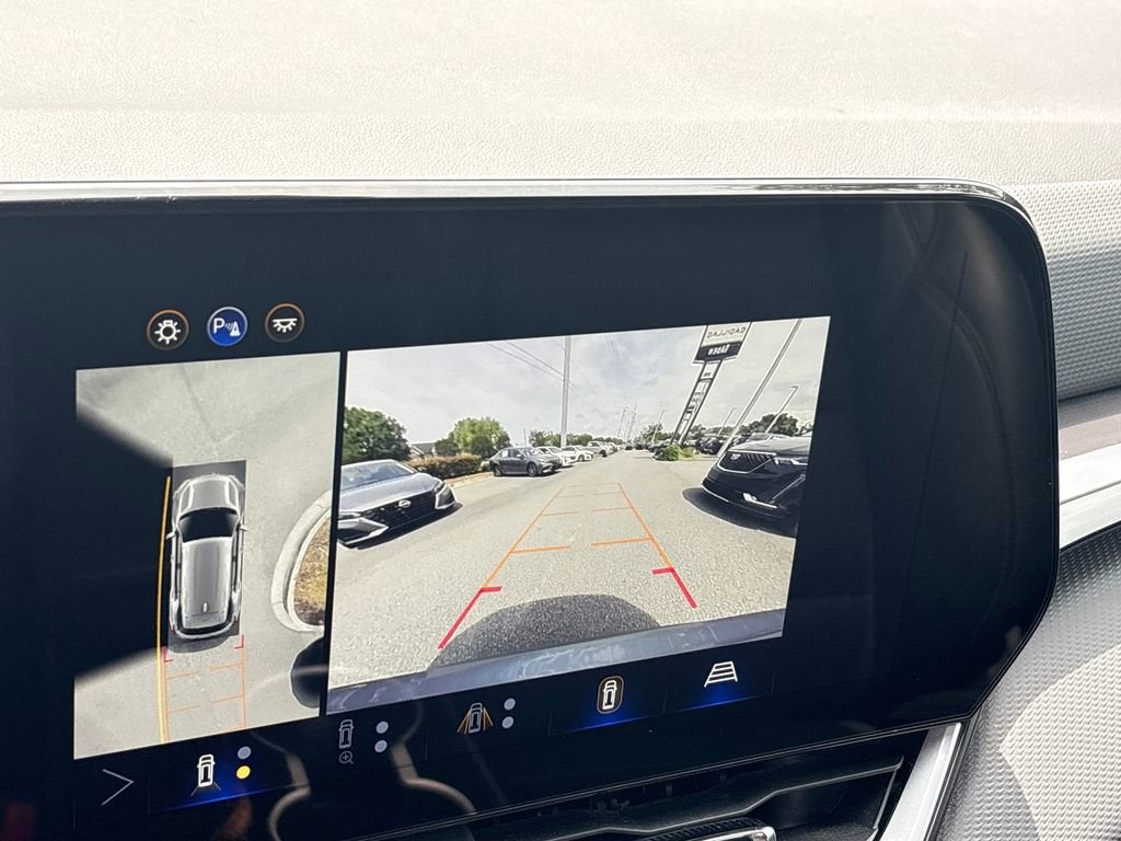 2025 Chevrolet Equinox LT - Photo 13
