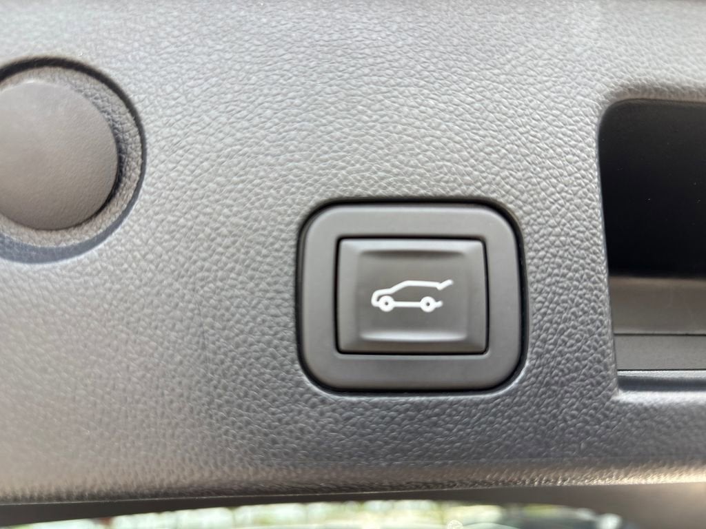 2025 Chevrolet Equinox LT - Photo 23