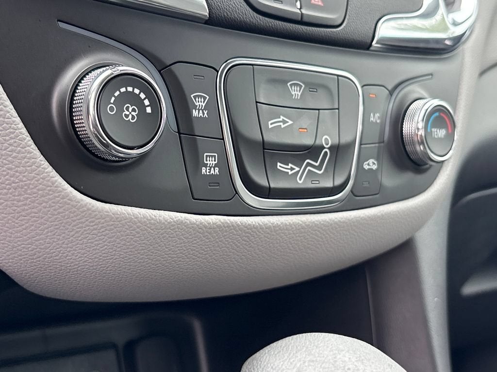 2023 Chevrolet Equinox LS - Photo 12