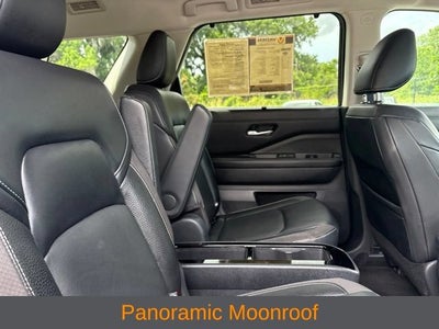 2022 Nissan Pathfinder SL