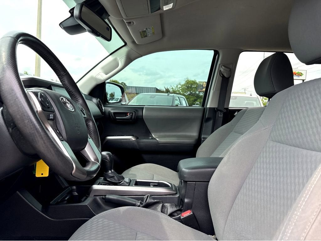 2021 Toyota Tacoma SR5 - Photo 15