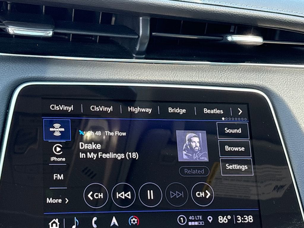 2023 Cadillac XT4 Premium Luxury