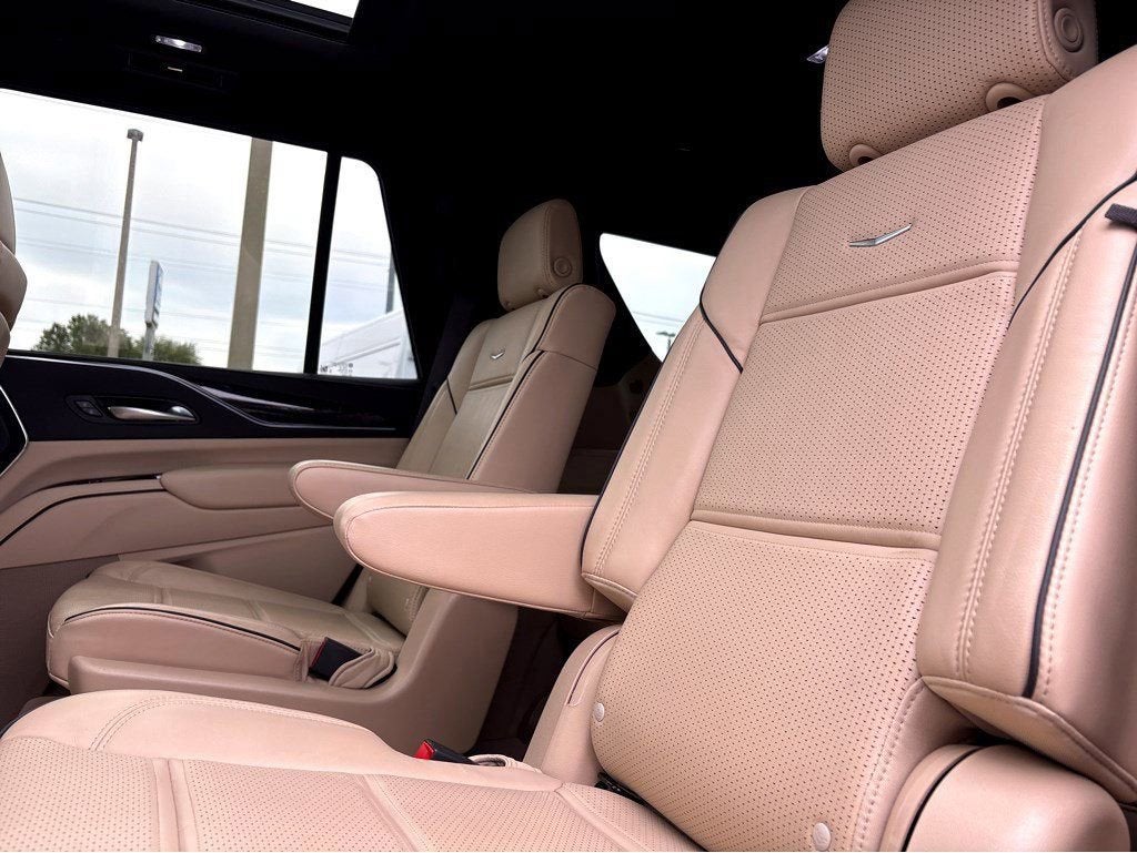2023 Cadillac Escalade Premium Luxury - Photo 17