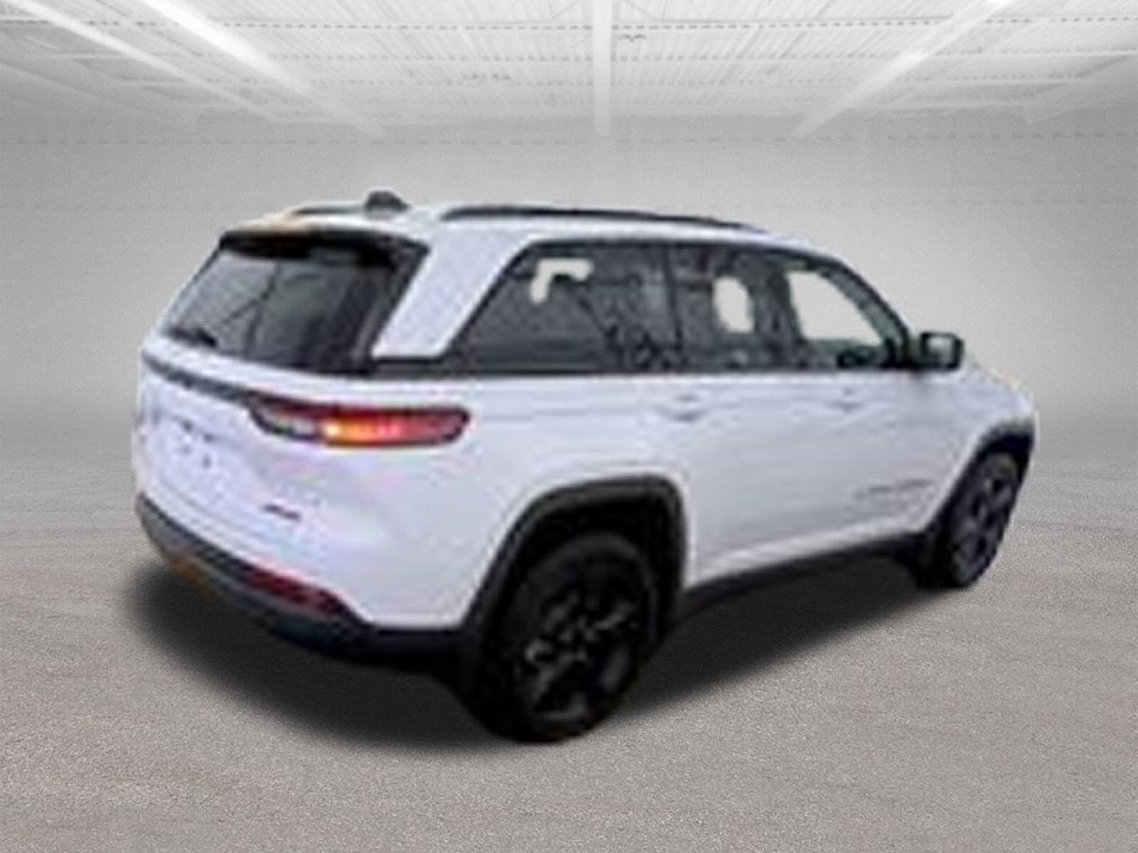 2023 Jeep Grand Cherokee Base