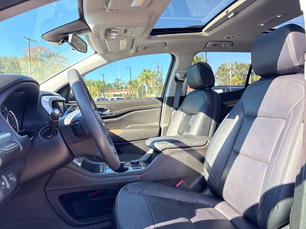 2022 GMC Acadia Base