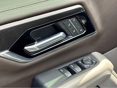 2025 GMC Yukon Elevation