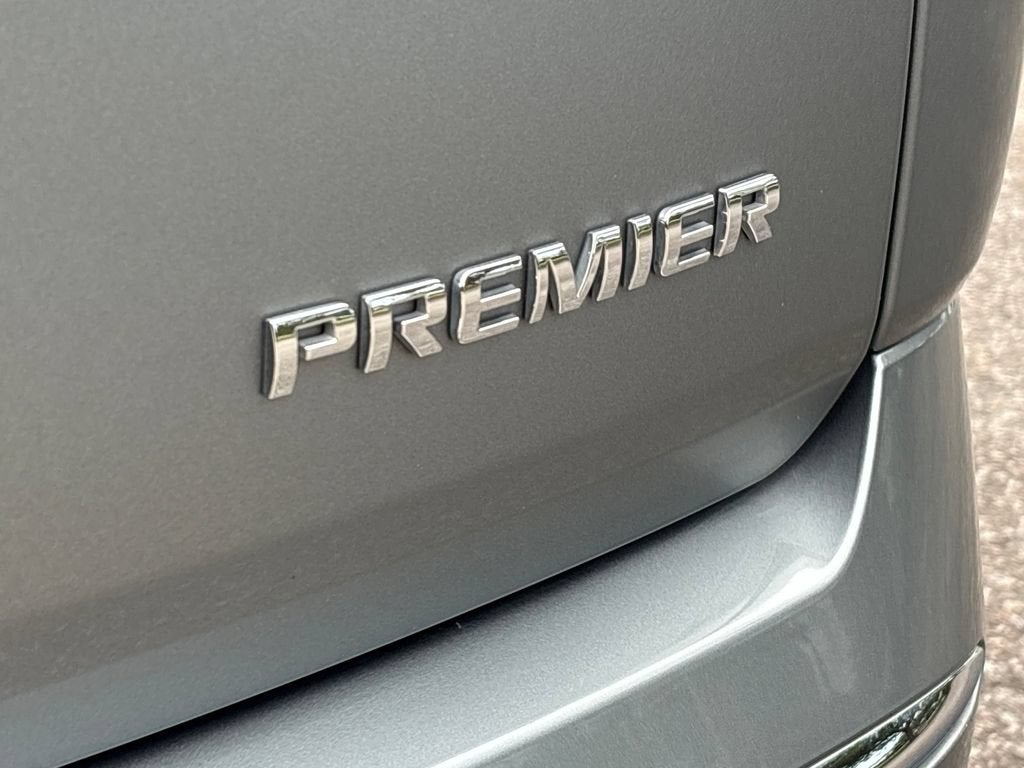 2023 Chevrolet Traverse Base