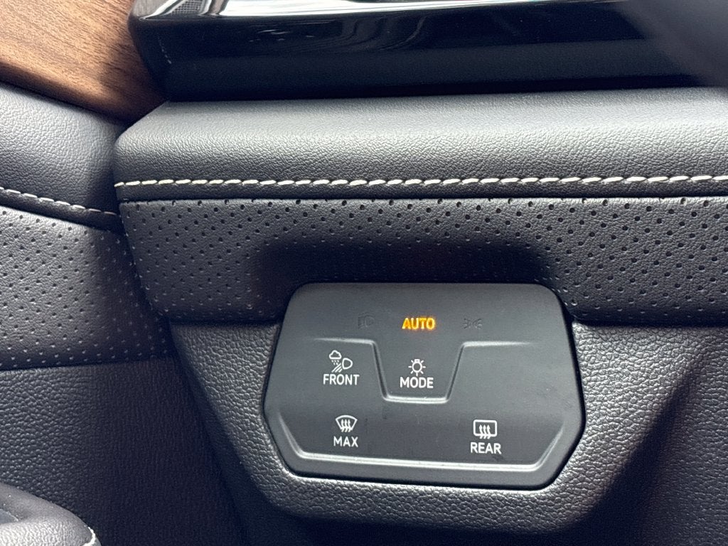 2025 Volkswagen Atlas Base