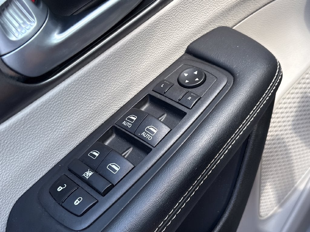2024 Chrysler Pacifica Base