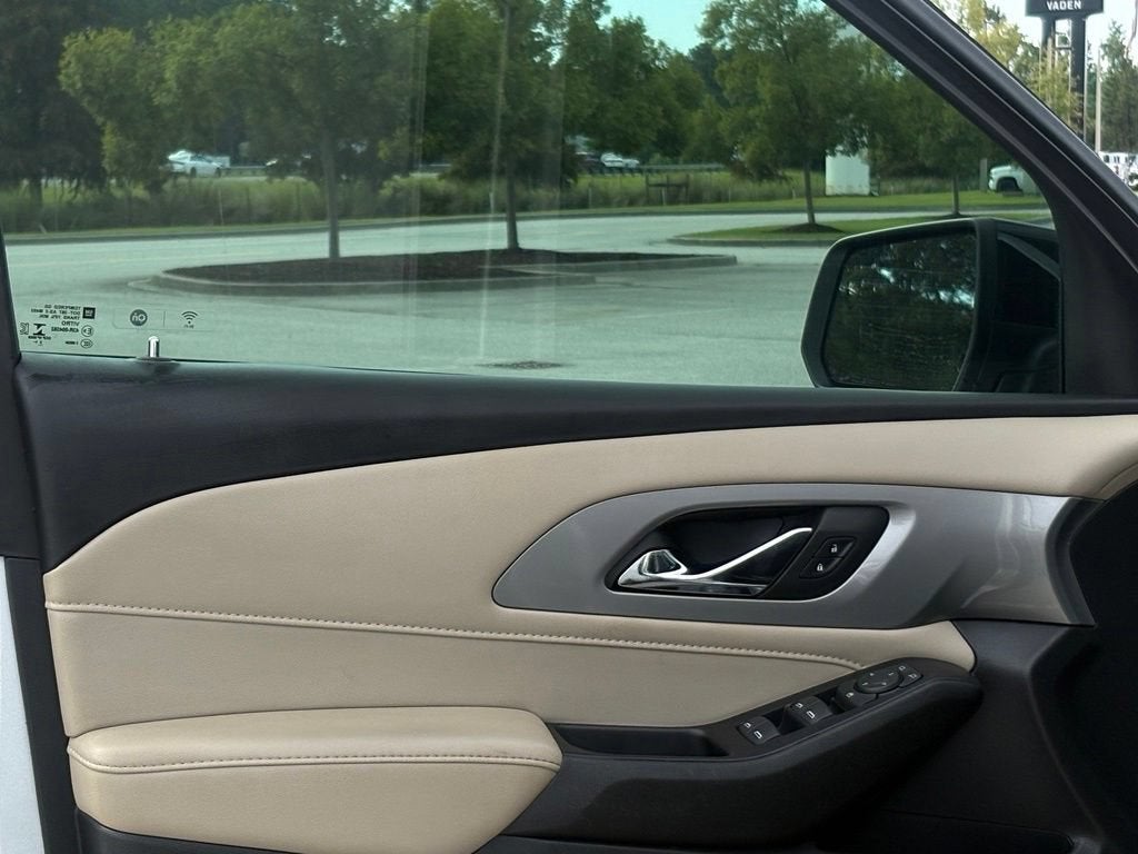 2022 Chevrolet Traverse Base