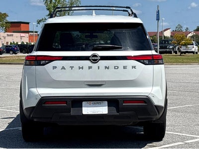 2025 Nissan Pathfinder SV