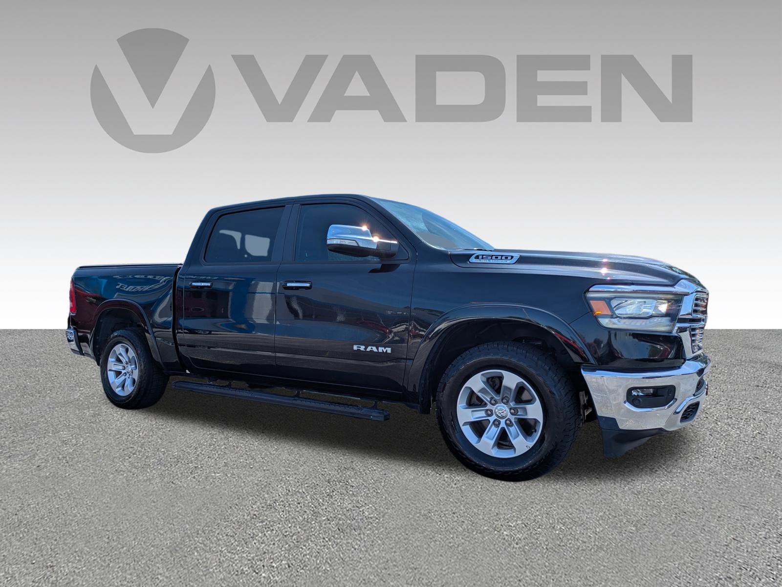 2021 RAM 1500 Laramie Crew Cab 4x2 5'7" Box