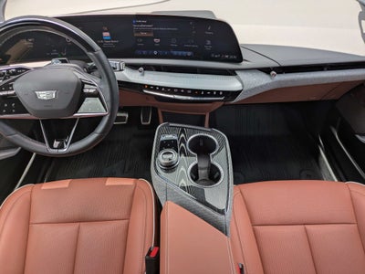 2025 Cadillac OPTIQ Luxury 2