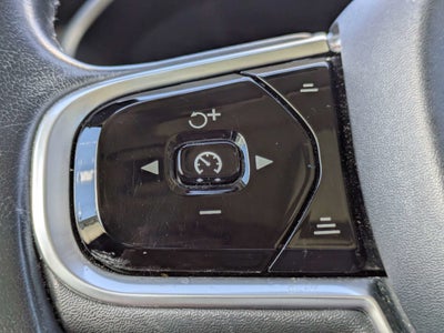 2018 Volvo XC90 T5 Momentum