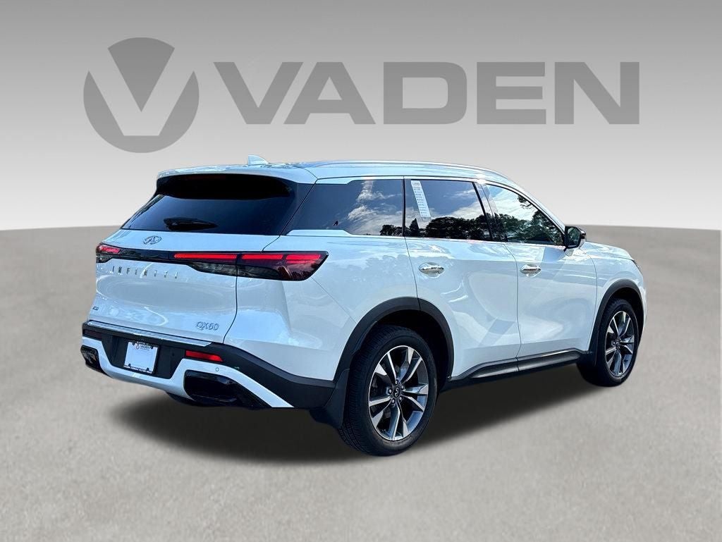 2023 INFINITI QX60 LUXE