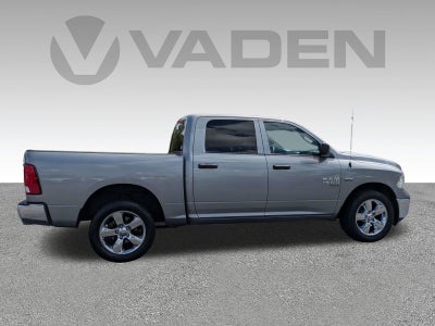 2022 RAM 1500 Classic Tradesman Crew Cab 4x4 5'7" Box