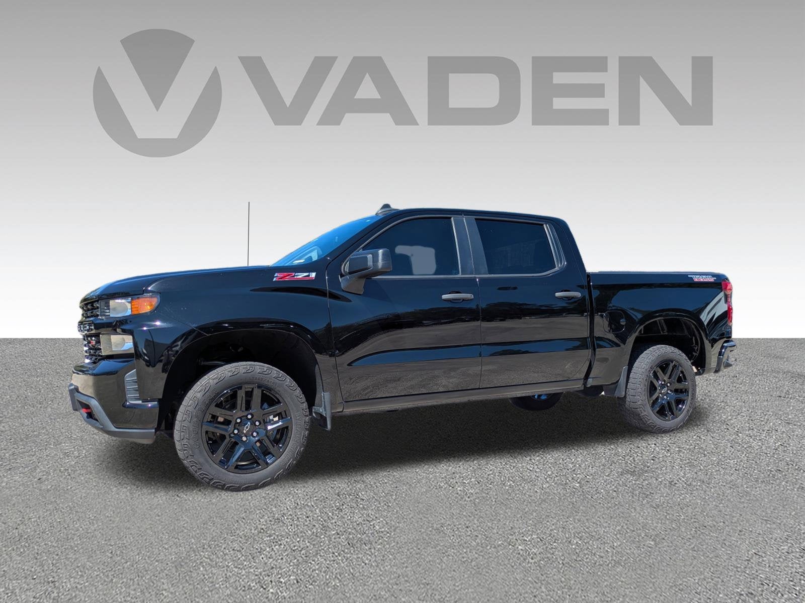 2022 RAM 1500 Classic Tradesman Crew Cab 4x4 5'7" Box