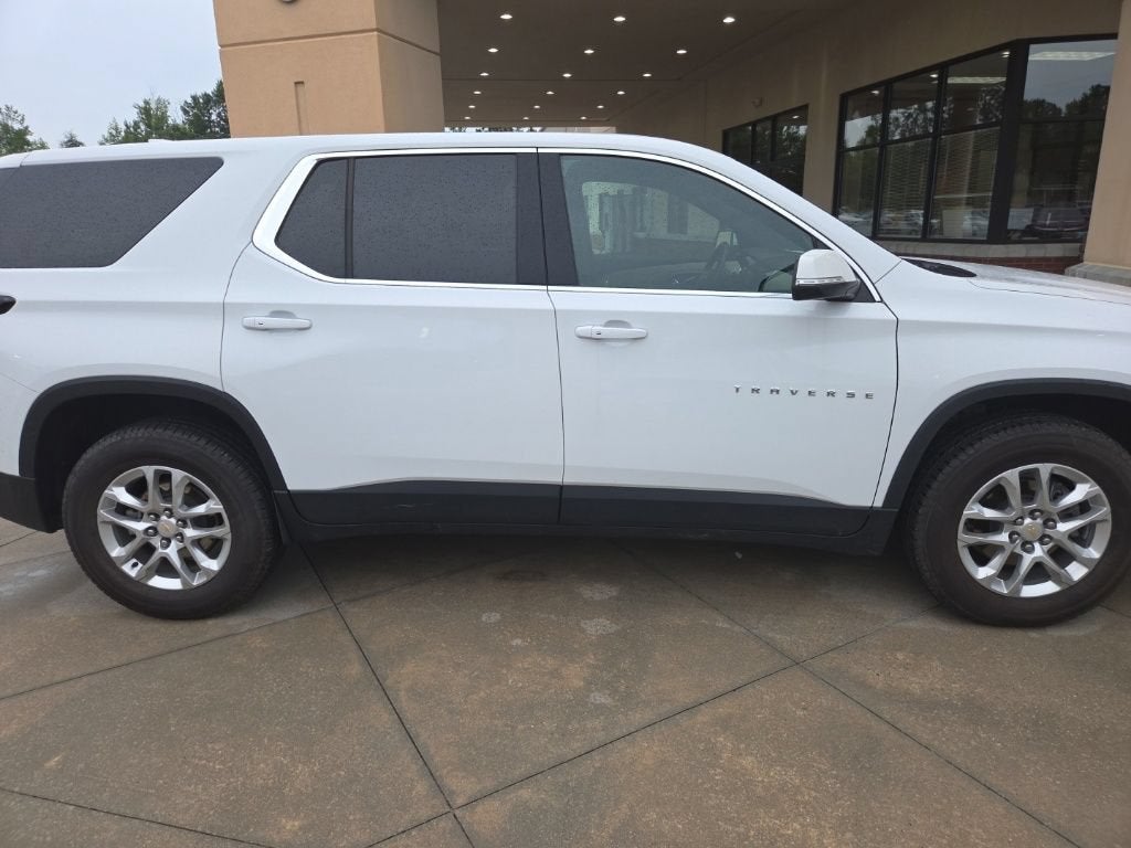 2023 Chevrolet Traverse LS