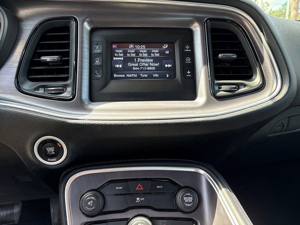 2015 Dodge Challenger SXT