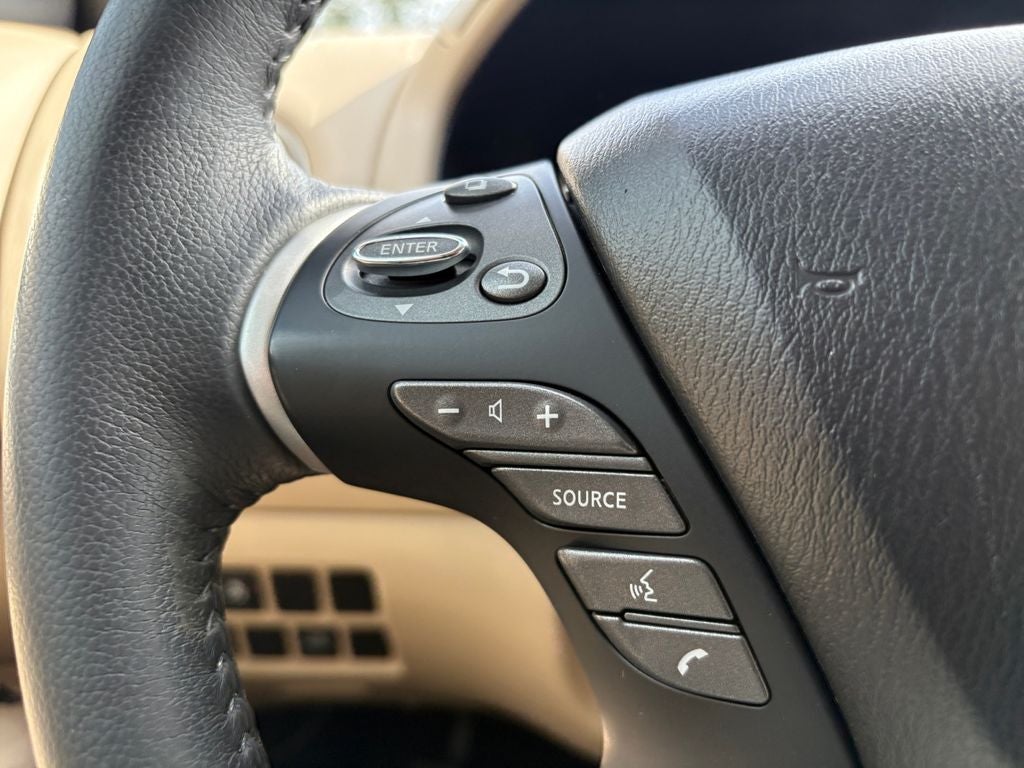 2017 Nissan Pathfinder SV